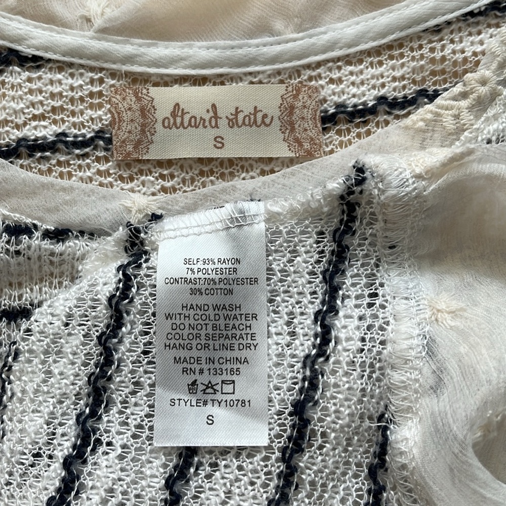 Altar’d State Short Sleeve Sweater & Lace Tunic Small EUC - Picture 5 of 12